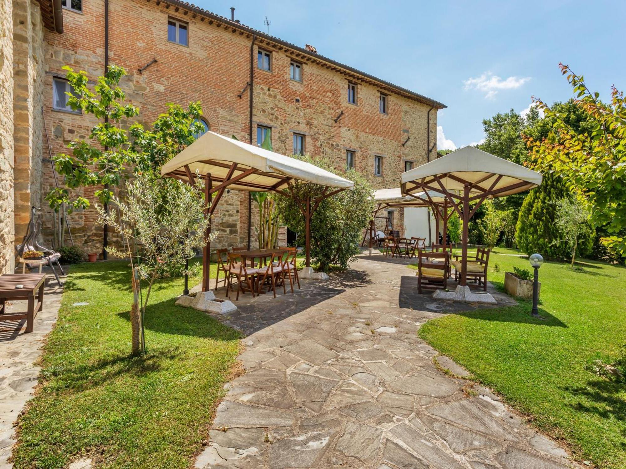 Holiday home Rustic In Citt Di Castello With Swimming Pool